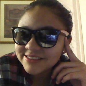 Meet your Posher, Roxana